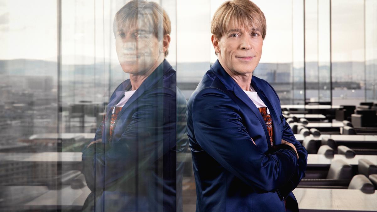 SocietyReporter Dominic Heinzl Scharf wie Chili auch mit 60